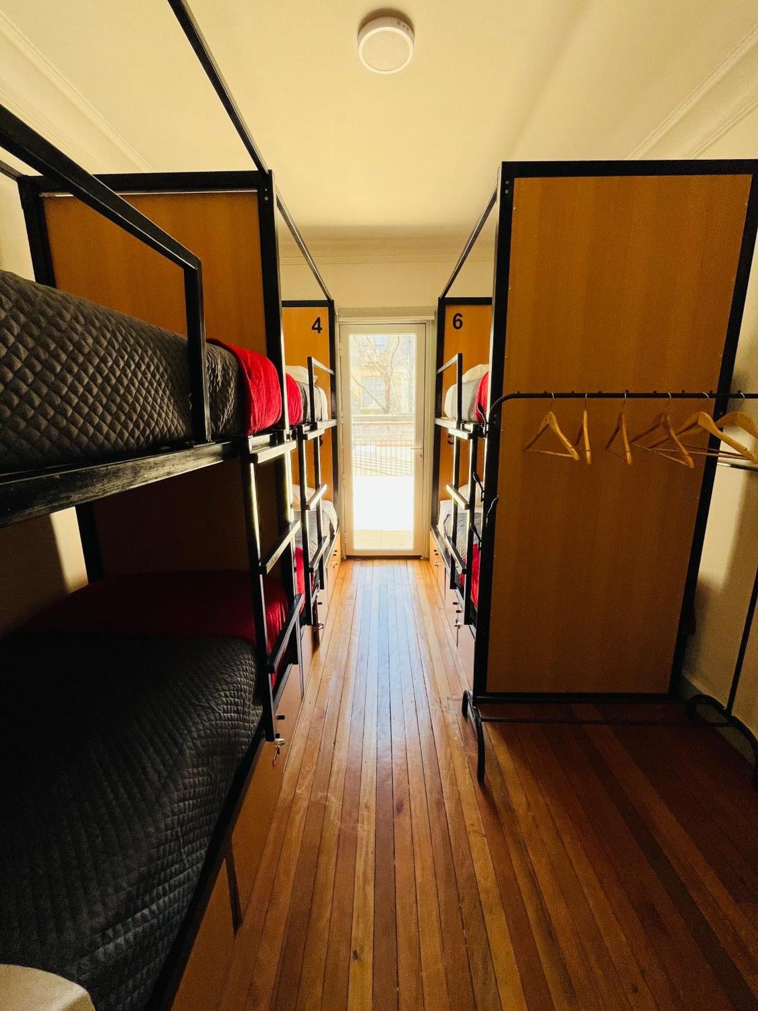 Enjoy Hostel Santiago Exterior photo